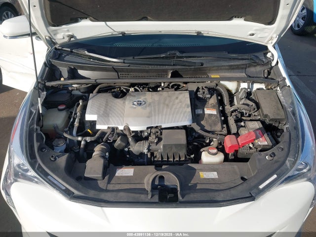 JTDKARFUXG3007423 Toyota Prius Two Eco
