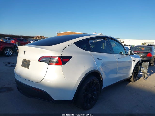 2021 TESLA MODEL Y 5YJYGDED3MF124692 Photo 3
