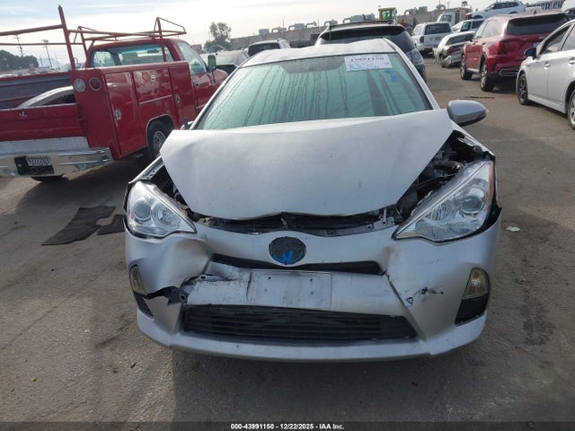 JTDKDTB39E1568836 Toyota Prius C One