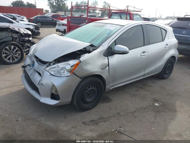JTDKDTB39E1568836 Toyota Prius C One