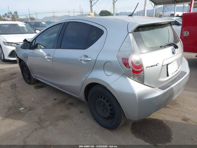 JTDKDTB39E1568836 Toyota Prius C One