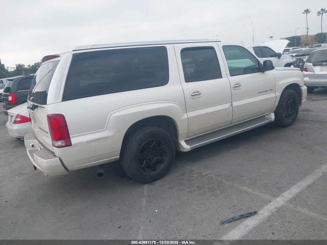 2005 CADILLAC ESCALADE ESV 3GYFK66N05G251561 Photo 3