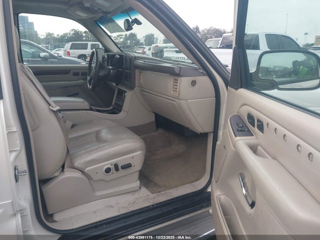 2005 CADILLAC ESCALADE ESV 3GYFK66N05G251561 Photo 4