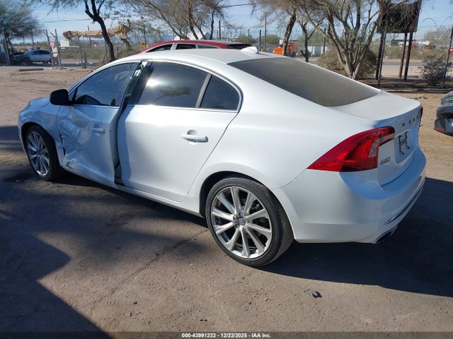 2017 VOLVO S60 INSCRIPTION LYV402HK8HB135003 Photo 2