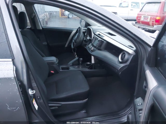 2T3ZFREVXGW280966 Toyota RAV4 LE