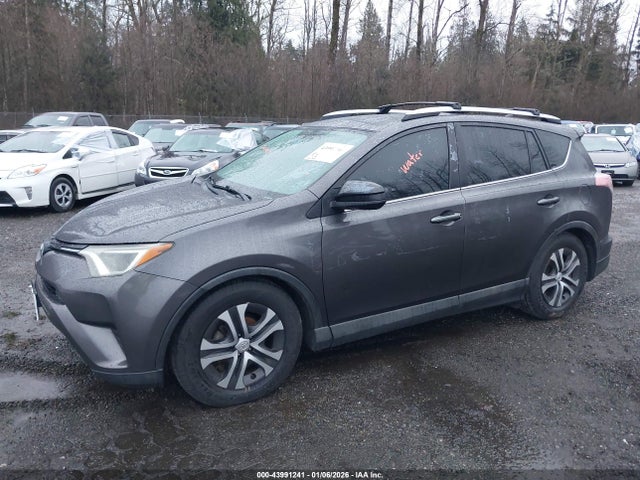 2T3ZFREVXGW280966 Toyota RAV4 LE