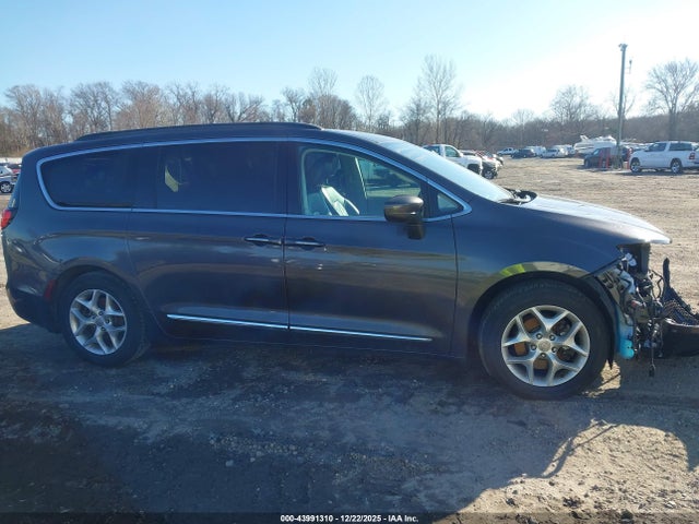 Aukcja sprzedaży 2017 Chrysler Pacifica Touring-l, vin: 2C4RC1BG5HR501322, numer aukcji: 43991310