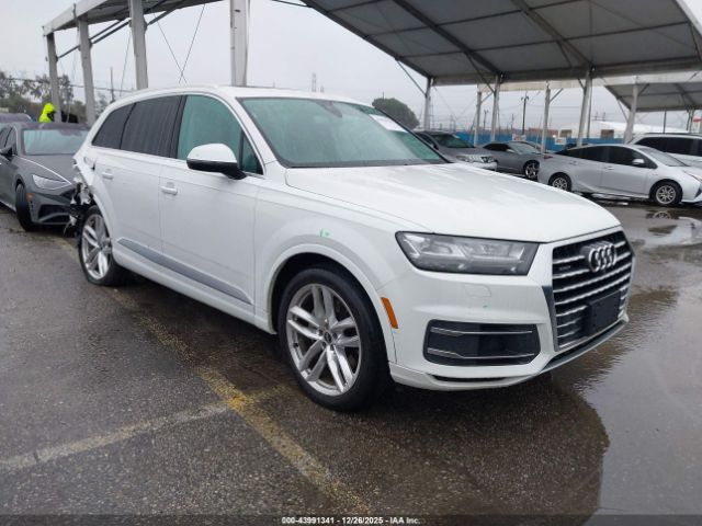 2017 AUDI Q7 WA1VAAF77HD008625