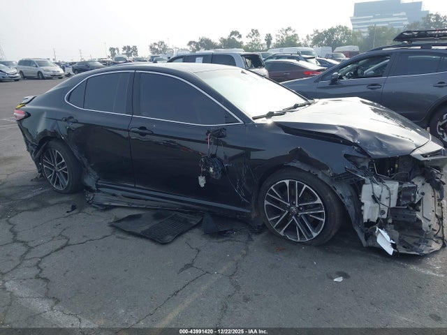 4T1B11HK0JU127094 Toyota CAMRY SE