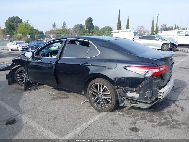4T1B11HK0JU127094 Toyota CAMRY SE