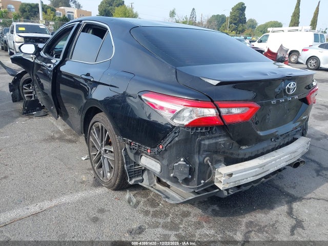 4T1B11HK0JU127094 Toyota CAMRY SE