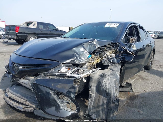 4T1B11HK0JU127094 Toyota CAMRY SE