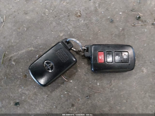 JTMJFREV5GJ085790 Toyota RAV4 SE