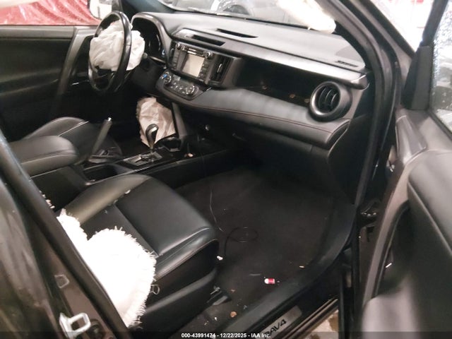 JTMJFREV5GJ085790 Toyota RAV4 SE