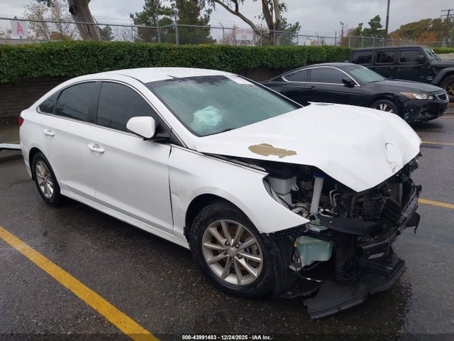Hyundai SONATA SE 2019 5NPE24AF2KH763914 main image