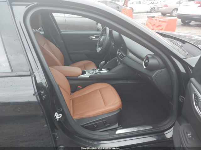 2024 ALFA ROMEO GIULIA ZARFAMBN5R7679958 Photo 4