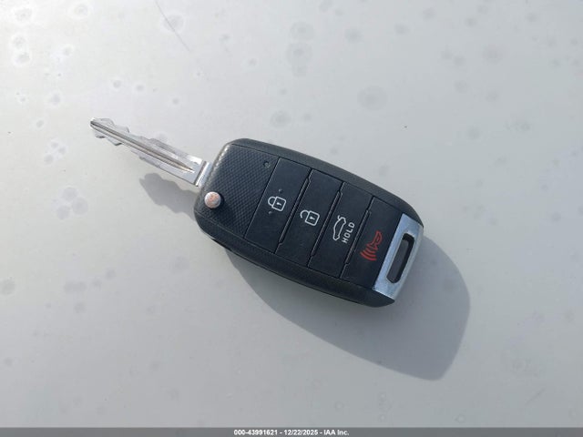 KNAFX4A61F5422464 KIA FORTE LX