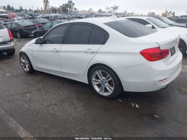 2018 BMW 320I WBA8E1G58JNU89986 Photo 2