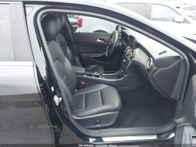 2015 MERCEDES-BENZ GLA 250 WDCTG4GB1FJ040883 Photo 4