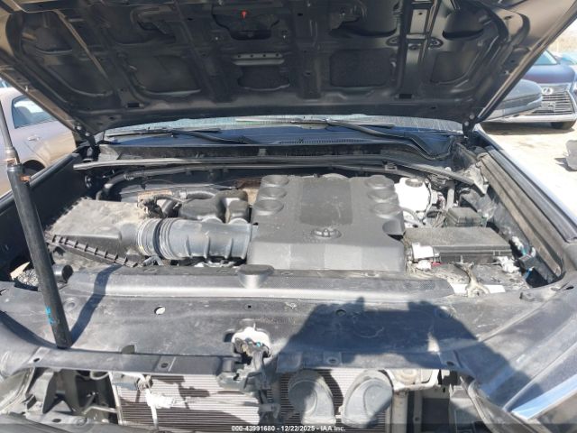 2024 TOYOTA 4RUNNER JTERU5JR7R6258575 Photo 9