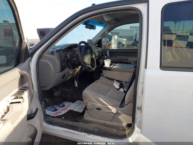 1GB4CZC80EF157647 Chevrolet Silverado 3500hd Chassis Work Truck