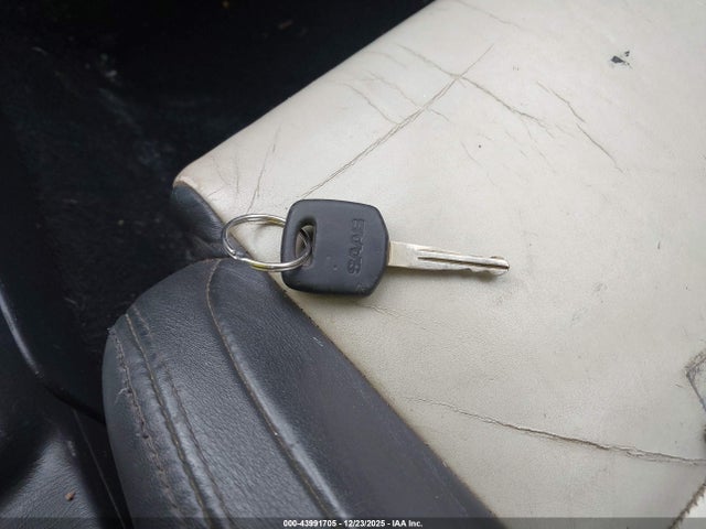 2005 SAAB 9-2X JF4GG61605H053766 Photo 10