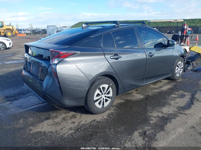 JTDKARFU9H3032282 Toyota Prius Two Eco