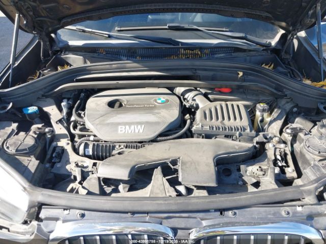 2018 BMW X1 WBXHT3C37J5F90886 Photo 9