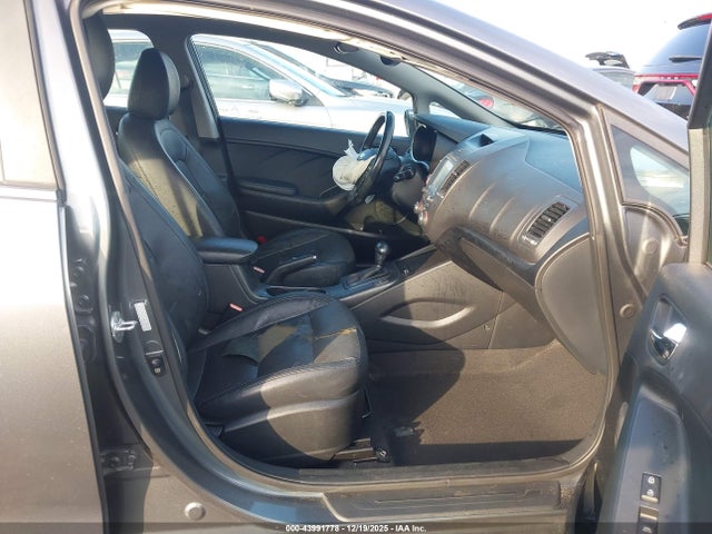 KNAFX5A81G5628912 KIA FORTE EX