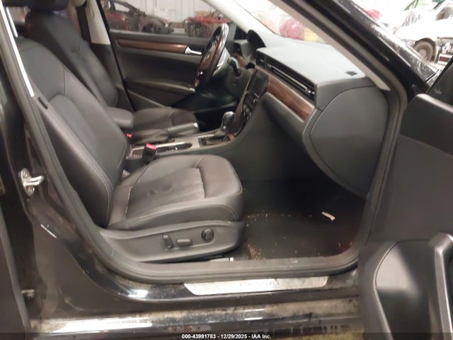 Продажа на аукционе авто 2020 Volkswagen Passat 2.0t Sel, vin: 1VWCA7A3XLC006173, номер лота: 43991783