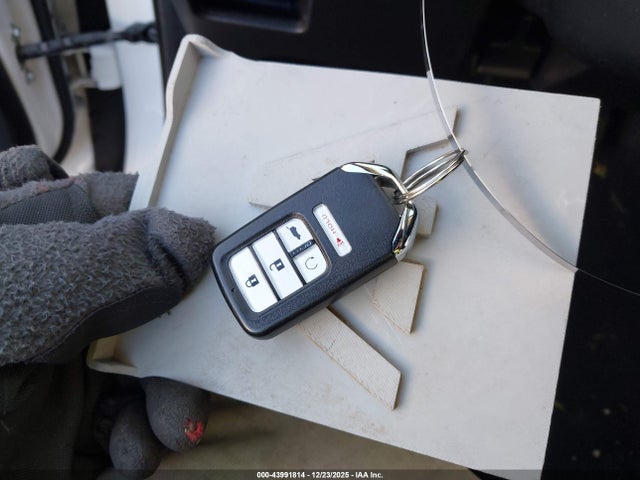 Продажа на аукционе авто 2018 Honda Cr-v Ex, vin: 2HKRW2H53JH619519, номер лота: 43991814
