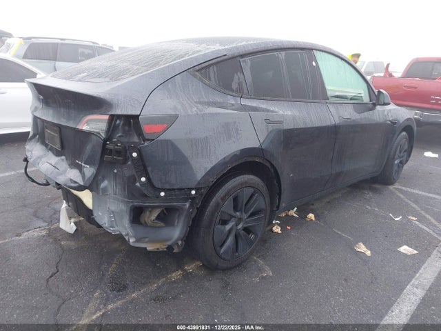2024 TESLA MODEL Y 7SAYGDEE8RF113996 Photo 3