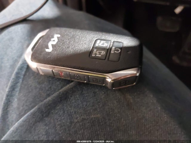 43991879 :رقم المزاد ، KNDNE5H3XP6224497 vin ، 2023 Kia Carnival Mpv Sx مزاد بيع