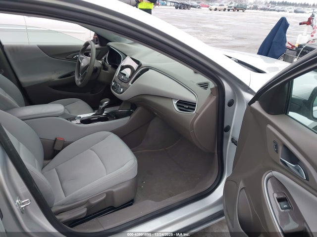 1G1ZC5ST1NF174711 Chevrolet Malibu Fwd 1fl