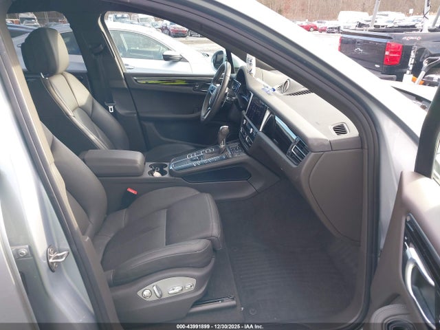 2019 PORSCHE MACAN WP1AA2A58KLB04257 Photo 4