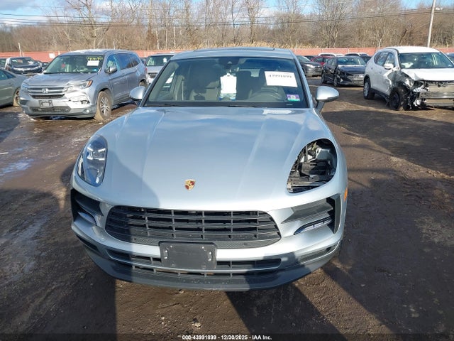 2019 PORSCHE MACAN WP1AA2A58KLB04257 Photo 5