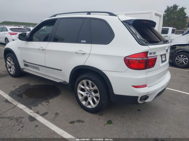 2013 BMW X5 5UXZV4C58D0B02225 Photo 2