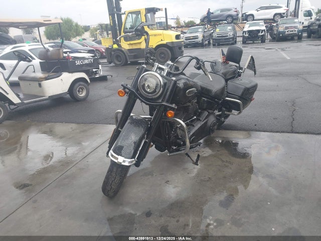 2023 HARLEY-DAVIDSON FLHCS 1HD1YBK25PB031927 Photo 1