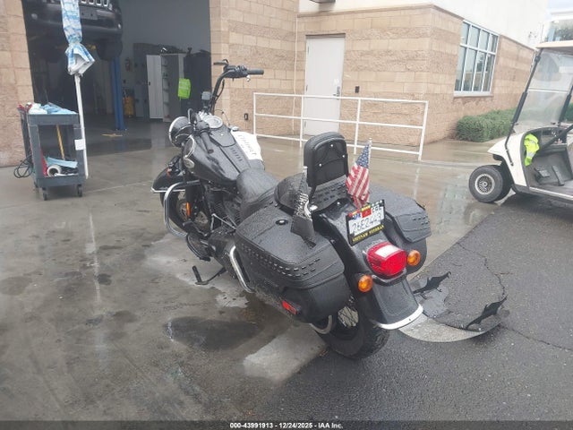 2023 HARLEY-DAVIDSON FLHCS 1HD1YBK25PB031927 Photo 2