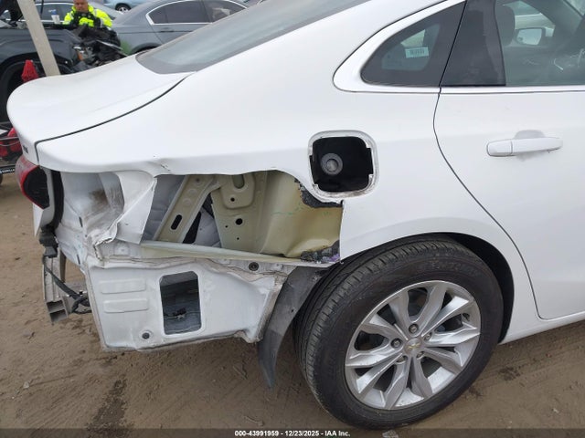 1G1ZD5ST9LF005806 Chevrolet Malibu Fwd Lt
