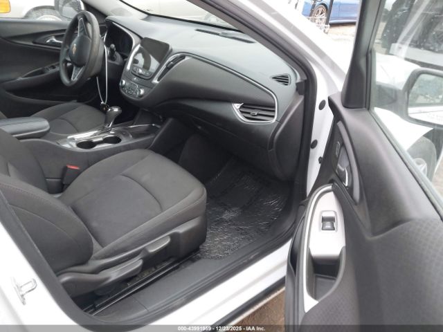 2020 CHEVROLET MALIBU 1G1ZD5ST9LF005806 Photo 4