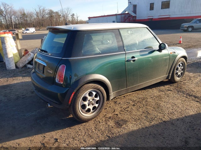 2005 MINI COOPER WMWRC33435TJ63601 Photo 3