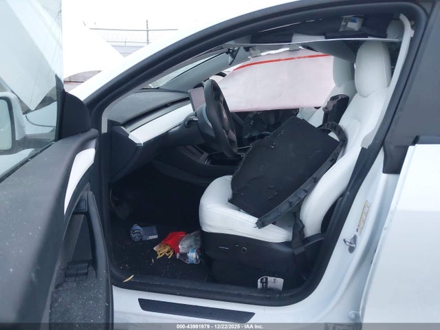 Продаж на аукціоні авто 2022 Tesla Model Y Long Range Dual Motor All-wheel Drive, vin: 7SAYGDEE5NF552504, номер лоту: 43991979