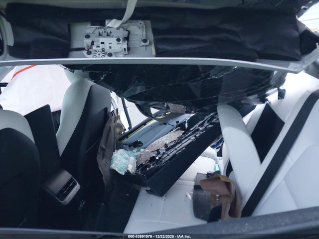 Продаж на аукціоні авто 2022 Tesla Model Y Long Range Dual Motor All-wheel Drive, vin: 7SAYGDEE5NF552504, номер лоту: 43991979