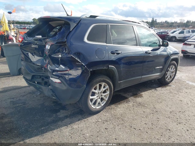 1C4PJMCS8FW594844 Jeep Cherokee Latitude