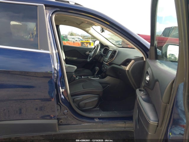 1C4PJMCS8FW594844 Jeep Cherokee Latitude