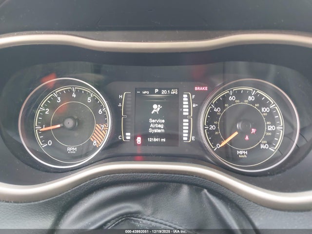 1C4PJMCS8FW594844 Jeep Cherokee Latitude