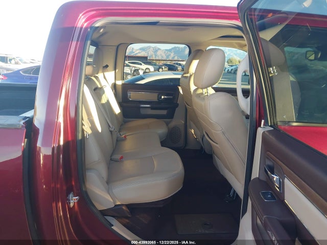 1C6RR6NT8HS782221 RAM 1500 Laramie 4x2 5&#039;7 Box