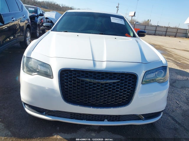 2020 Chrysler 300 Touring მანქანა იყიდება აუქციონზე, vin: 2C3CCAAG6LH159373, აუქციონის ნომერი: 43992118