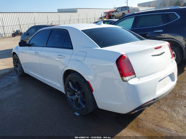 2020 Chrysler 300 Touring მანქანა იყიდება აუქციონზე, vin: 2C3CCAAG6LH159373, აუქციონის ნომერი: 43992118